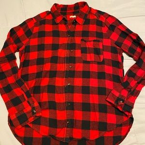 Red/black checkered women’s Hollister flannel
